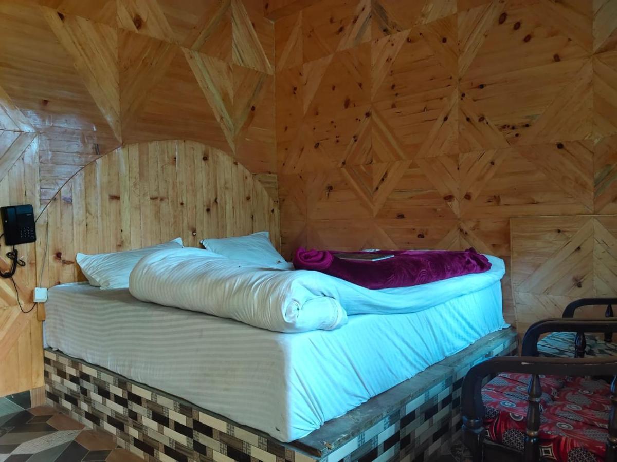 Eyesky, Tosh Hotel Luaran gambar