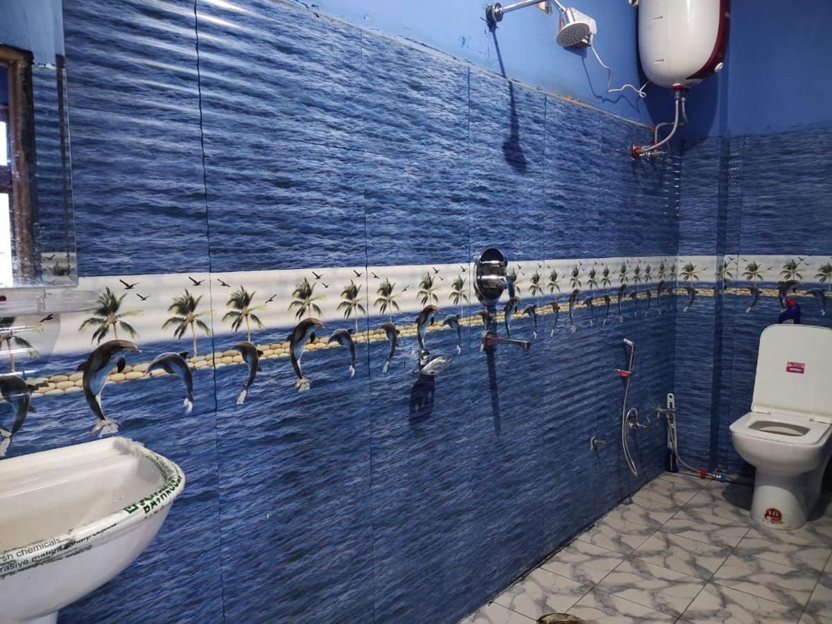 Eyesky, Tosh Hotel Luaran gambar