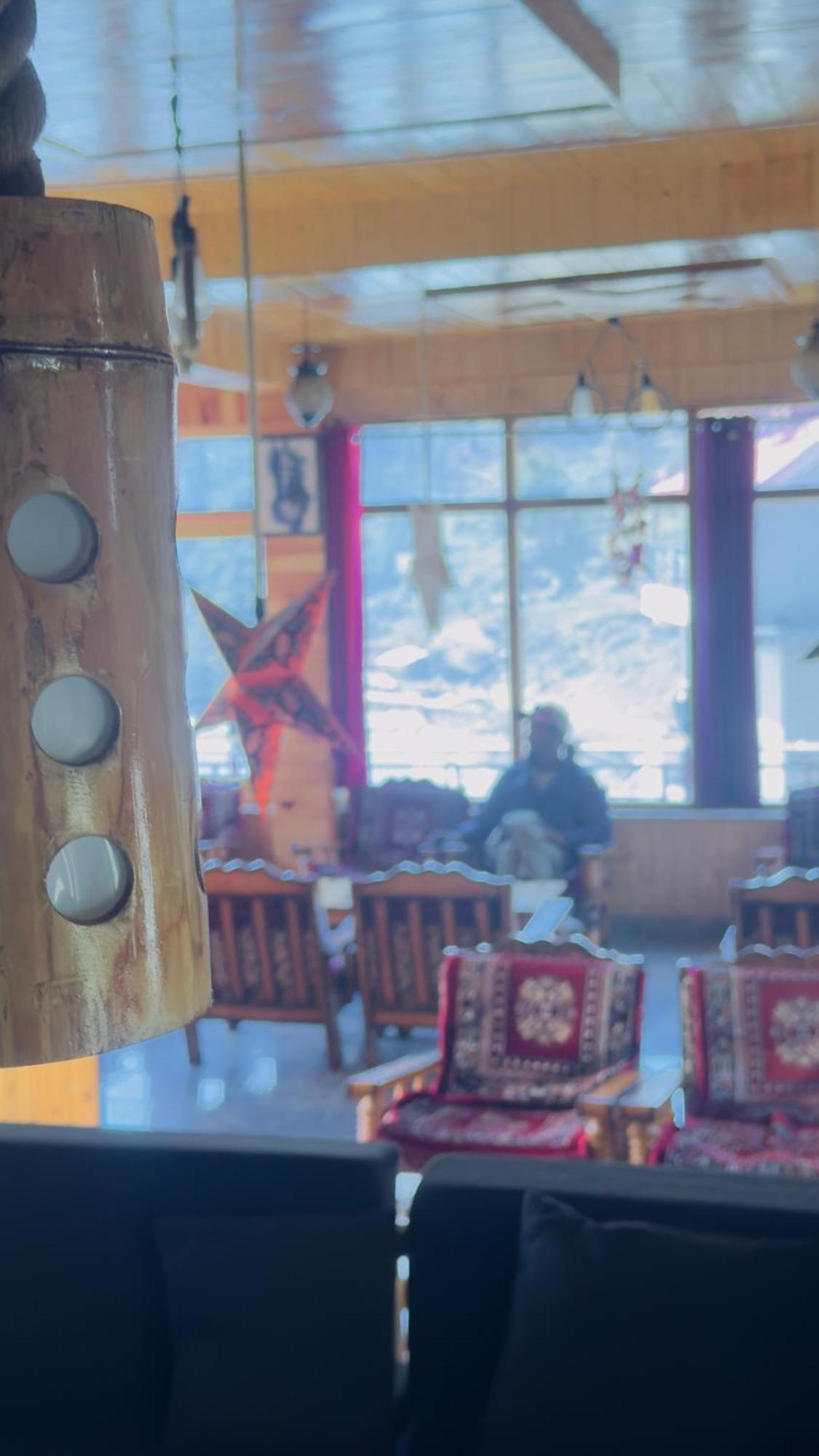 Eyesky, Tosh Hotel Luaran gambar